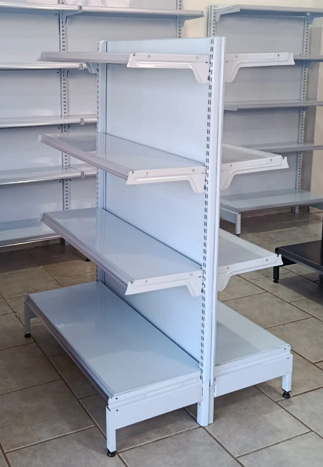 Gôndolas comerciais de alta qualidade para supermercados em Aquidauana MS