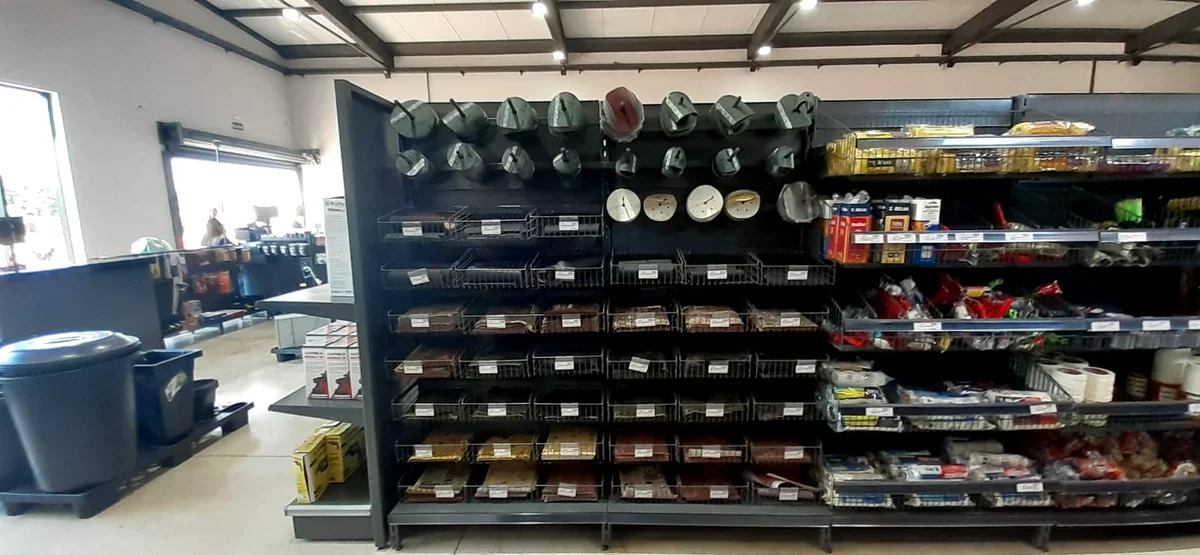 Gôndola expositor com cestos aramados em Campo Grande MS - Ideal para produtos a granel